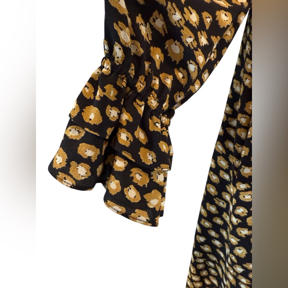 Slate & Willow Black and Gold Ruffled Shift Dress - Picture 5 of 7